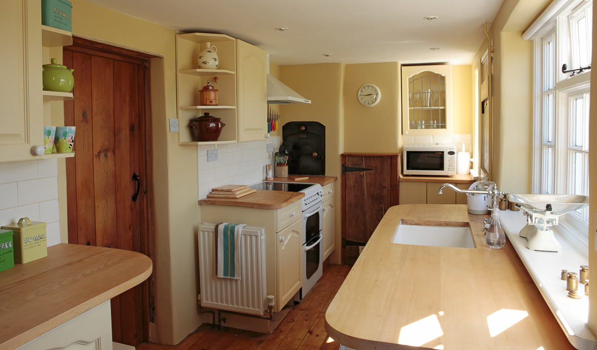 country kitchen at 8 hill cottage