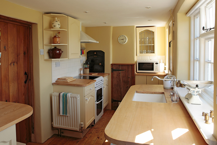 Country cottage kitchen at number 8 hill
