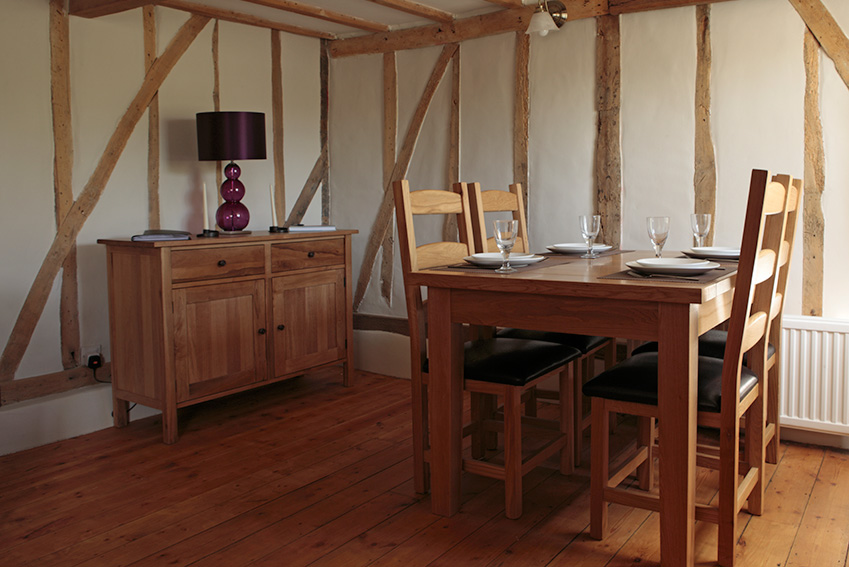dining area at 8 hill cottage