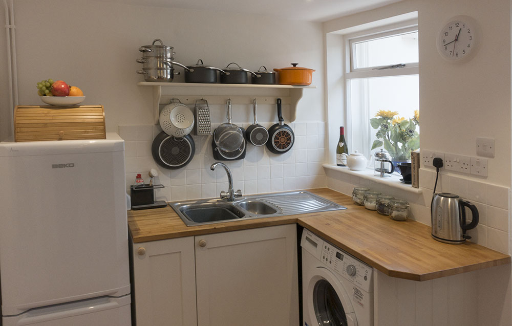 Well-equipped kitchen at Eva's holiday cottage in Suffolk